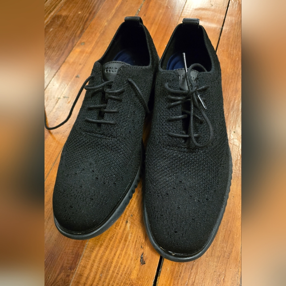 Cole Hahn Black lightweight Zerogrand.  Excellent condition.